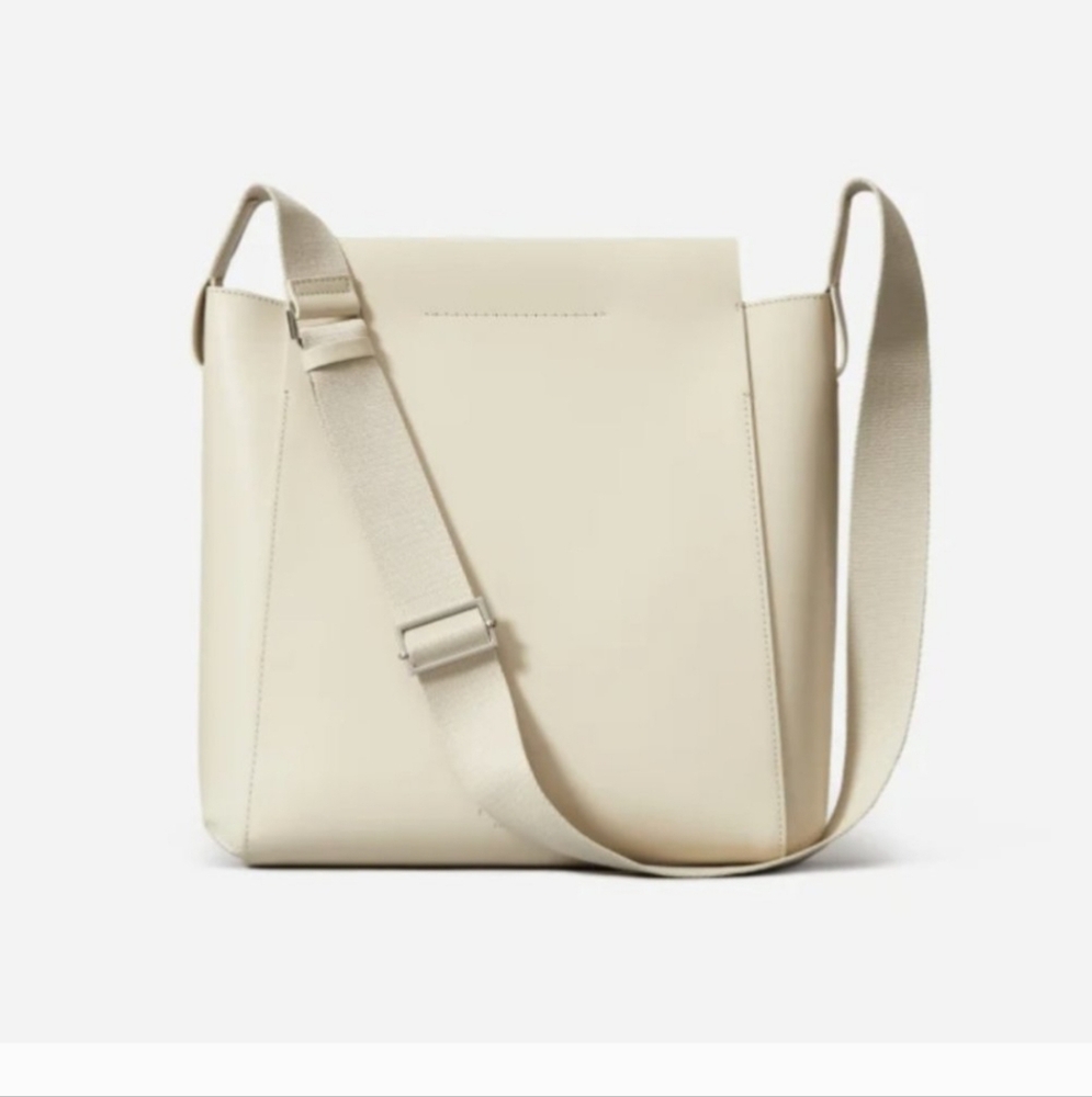 EVERLANE Shoulder Bag Cream